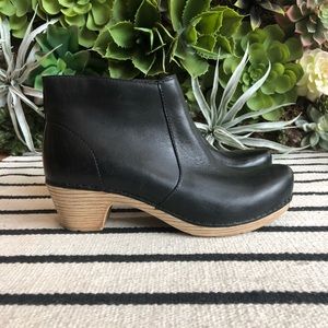 dansko maria black
